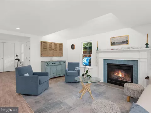 Living - 7392 Back St, Newcomb, MD 21653 photo 2 of 4