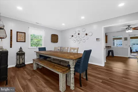 Dining - 21271 Phillips Rd, Tilghman, MD 21671 photo 4 of 4