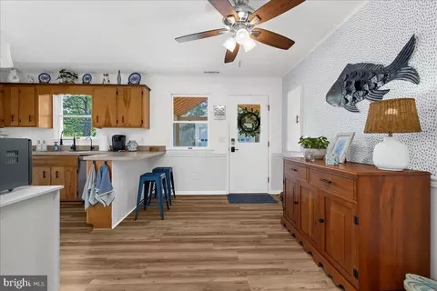 Entry Way - 21271 Phillips Rd, Tilghman, MD 21671 photo 1 of 1