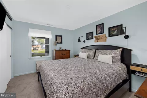 Bedroom - 21271 Phillips Rd, Tilghman, MD 21671 photo 7 of 9