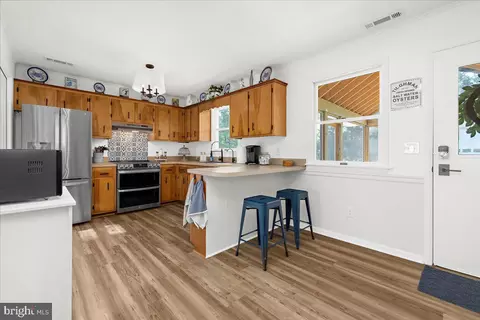 Kitchen - 21271 Phillips Rd, Tilghman, MD 21671 photo 1 of 4