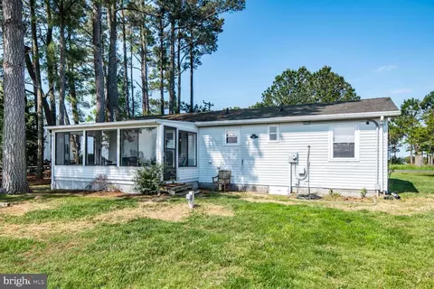 Exterior - 4897 Black Walnut Point Rd, Tilghman, MD 21671 photo 6 of 8