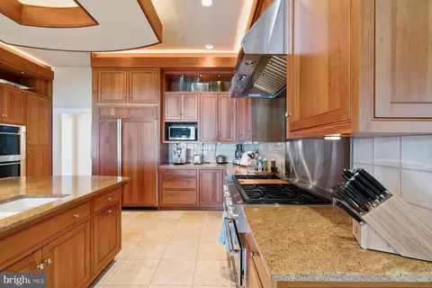 Kitchen - 7090 Cooper Point Rd, Bozman, MD 21612 photo 4 of 5