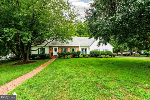111 W Oak Ave, Easton, MD 21601