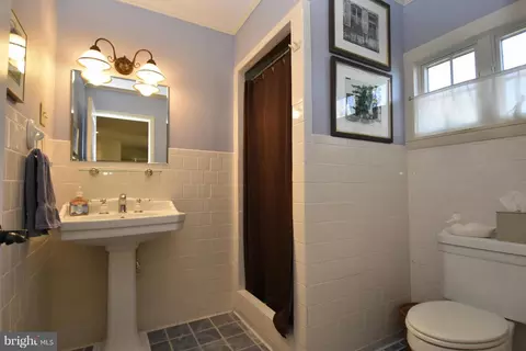 Bath - 6050 Sunset Ln, Tilghman, MD 21671 photo 3 of 9