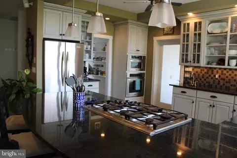 Kitchen - 6050 Sunset Ln, Tilghman, MD 21671 photo 3 of 5