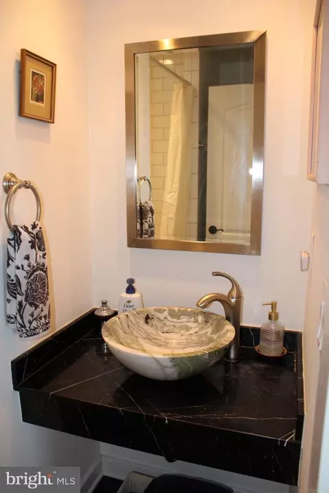 Bath - 6050 Sunset Ln, Tilghman, MD 21671 photo 5 of 9