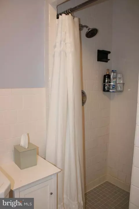Bath - 6050 Sunset Ln, Tilghman, MD 21671 photo 9 of 9