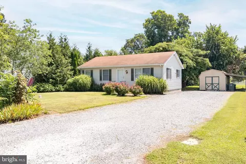 6135 Summit St, Tilghman, MD 21671
