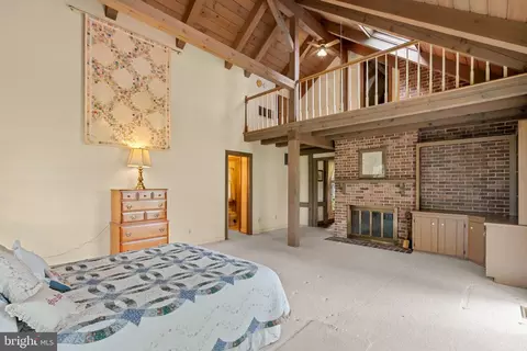 Bedroom - 9190 Pennywhistle Dr, Mcdaniel, MD 21647 photo 3 of 9