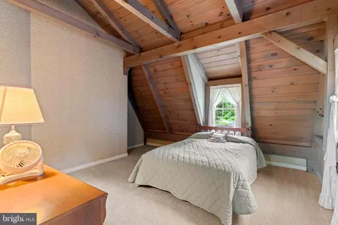Bedroom - 9190 Pennywhistle Dr, Mcdaniel, MD 21647 photo 4 of 9