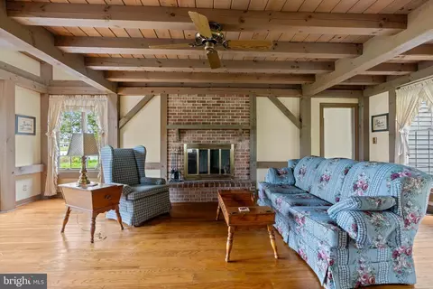 Living - 9190 Pennywhistle Dr, Mcdaniel, MD 21647 photo 2 of 3