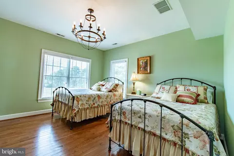 Bedroom - 9262 Macks Ln, Mcdaniel, MD 21647 photo 3 of 6