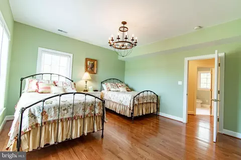 Bedroom - 9262 Macks Ln, Mcdaniel, MD 21647 photo 4 of 6