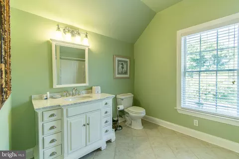 Bath - 9262 Macks Ln, Mcdaniel, MD 21647 photo 7 of 8