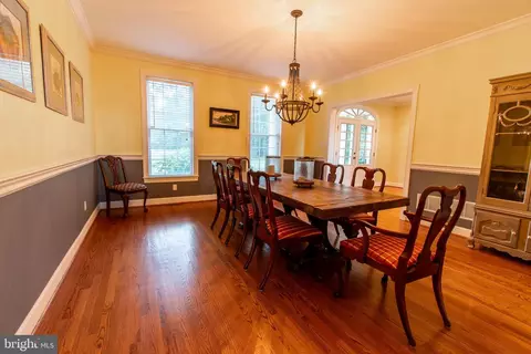 Dining - 9262 Macks Ln, Mcdaniel, MD 21647 photo 2 of 4