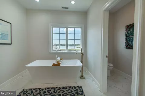 Bath - 9262 Macks Ln, Mcdaniel, MD 21647 photo 3 of 8