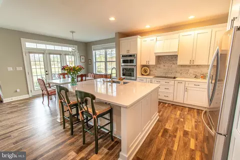 24912 Back Creek Dr, Saint Michaels, MD 21663