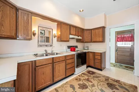 Kitchen - 3962 Main St, Trappe, MD 21673 photo 2 of 2