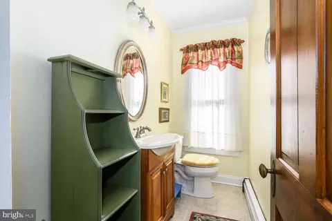 Entry Way - 3962 Main St, Trappe, MD 21673 photo 4 of 9