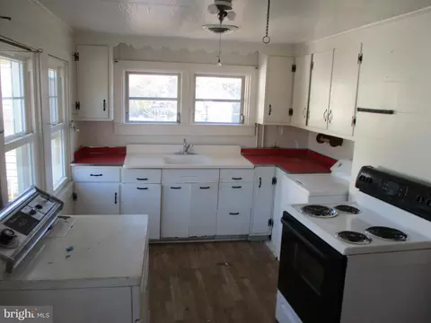 Kitchen - 6369 Neavitt Manor Rd, Neavitt, MD 21652 photo 1 of 1