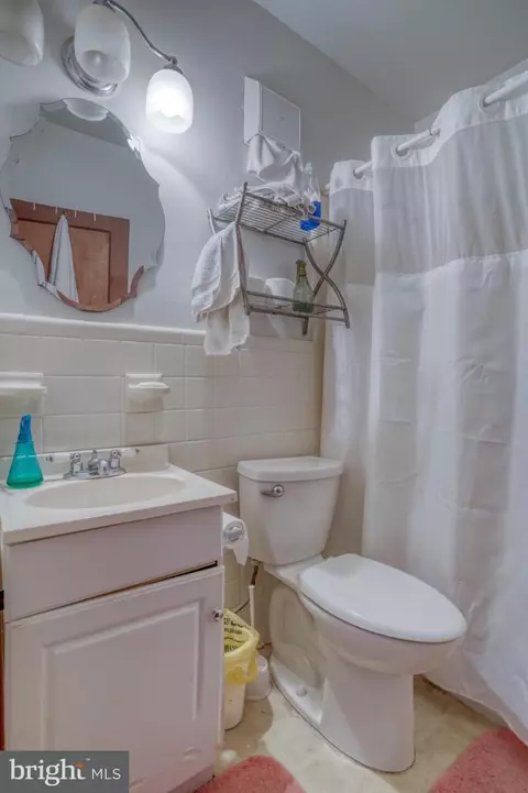 Bath - 4096 Main St, Trappe, MD 21673 photo 3 of 5