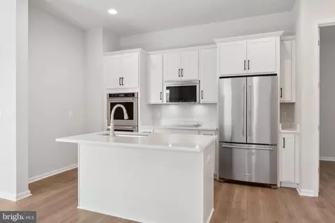 Entry Way - 1009 Champlain Ct, Trappe, MD 21673 photo 5 of 14