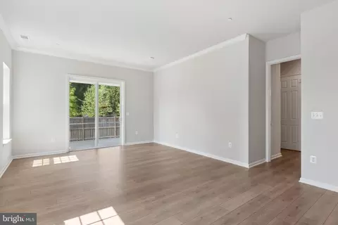 Living - 1009 Champlain Ct, Trappe, MD 21673 photo 2 of 5