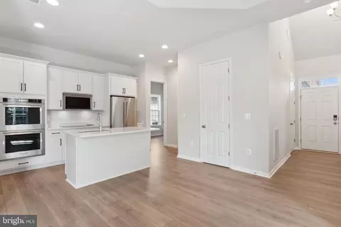 Entry Way - 1009 Champlain Ct, Trappe, MD 21673 photo 6 of 14