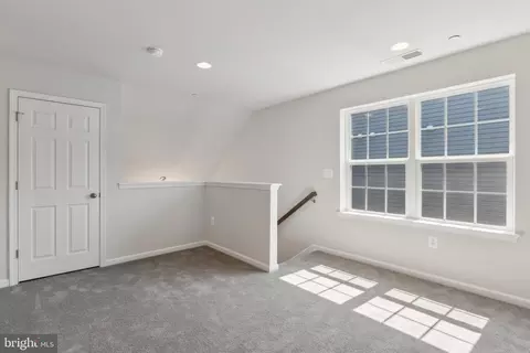 Entry Way - 1009 Champlain Ct, Trappe, MD 21673 photo 12 of 14