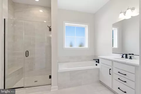 Bath - 1003 Champlain Ct, Trappe, MD 21673 photo 2 of 3