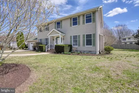 Exterior - 200 Spring Dr, Easton, MD 21601 photo 5 of 11