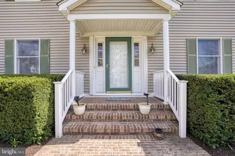 Exterior - 200 Spring Dr, Easton, MD 21601 photo 2 of 11