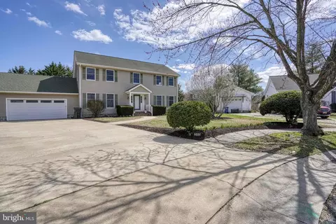 Exterior - 200 Spring Dr, Easton, MD 21601 photo 3 of 11