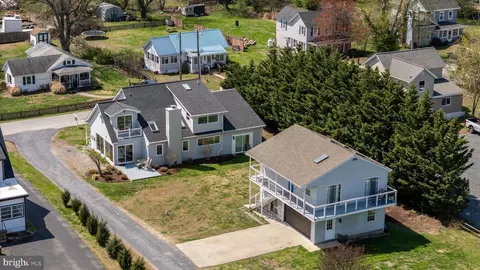 View/Area - 21552 Chicken Point Rd, Tilghman, MD 21671 photo 5 of 9
