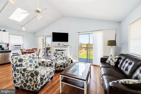Living - 21552 Chicken Point Rd, Tilghman, MD 21671 photo 7 of 8