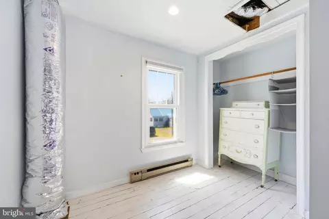 Bedroom - 21552 Chicken Point Rd, Tilghman, MD 21671 photo 4 of 5