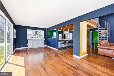Living - 21552 Chicken Point Rd, Tilghman, MD 21671 photo 5 of 8