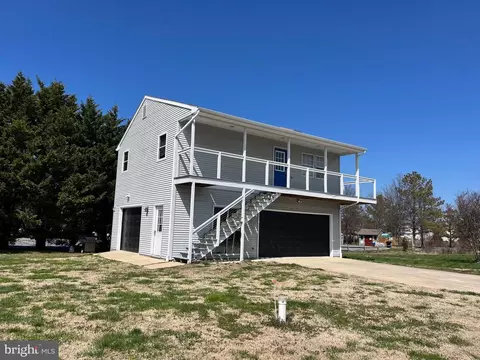 Exterior - 21552 Chicken Point Rd, Tilghman, MD 21671 photo 3 of 13