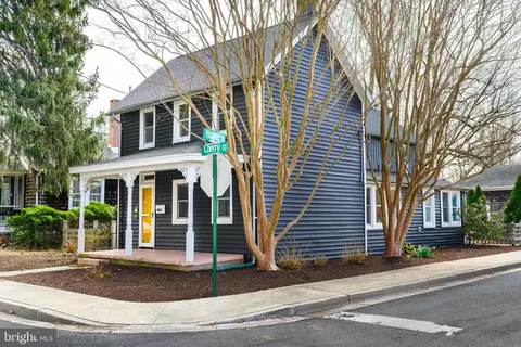 402 Cherry St, Easton, MD 21601