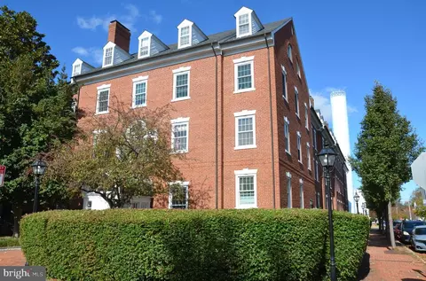 117 Dover St #406, Easton, MD 21601
