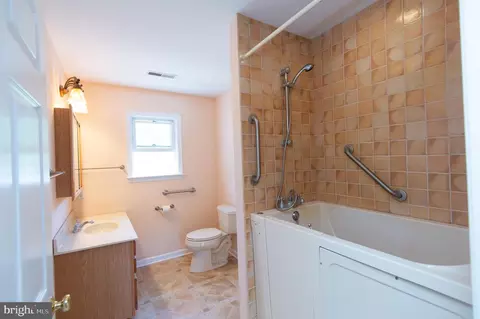 Bath - 9818 Tilghman Rd, Mcdaniel, MD 21647 photo 1 of 4