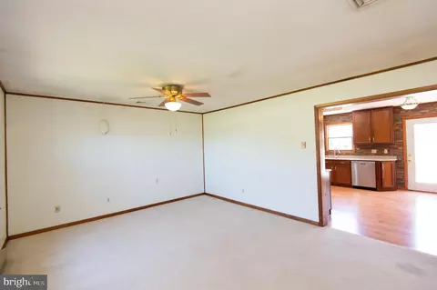 Living - 9818 Tilghman Rd, Mcdaniel, MD 21647 photo 6 of 7