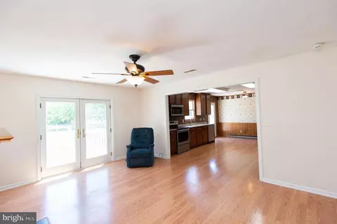 Living - 9818 Tilghman Rd, Mcdaniel, MD 21647 photo 1 of 7