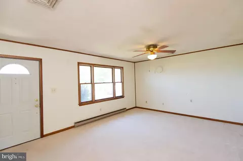 Living - 9818 Tilghman Rd, Mcdaniel, MD 21647 photo 4 of 7