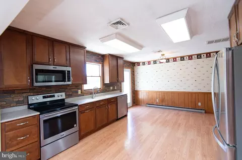 Kitchen - 9818 Tilghman Rd, Mcdaniel, MD 21647 photo 1 of 2
