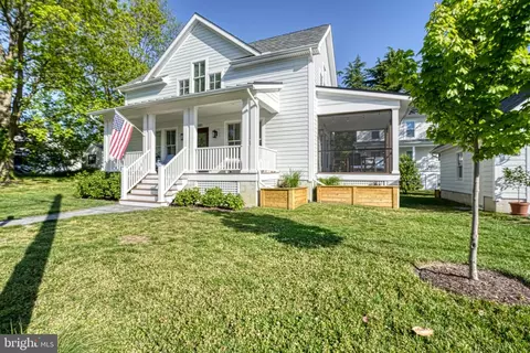101 Tilghman St, Oxford, MD 21654