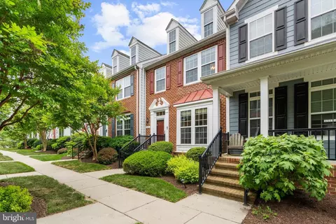 300 Dixon St #402, Easton, MD 21601