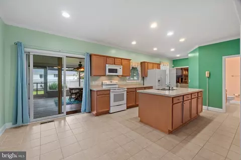 Kitchen - 3868 Marvel Dr, Trappe, MD 21673 photo 2 of 2