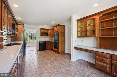 Kitchen - 9251 Mallard Point Ct, Mcdaniel, MD 21647 photo 5 of 5